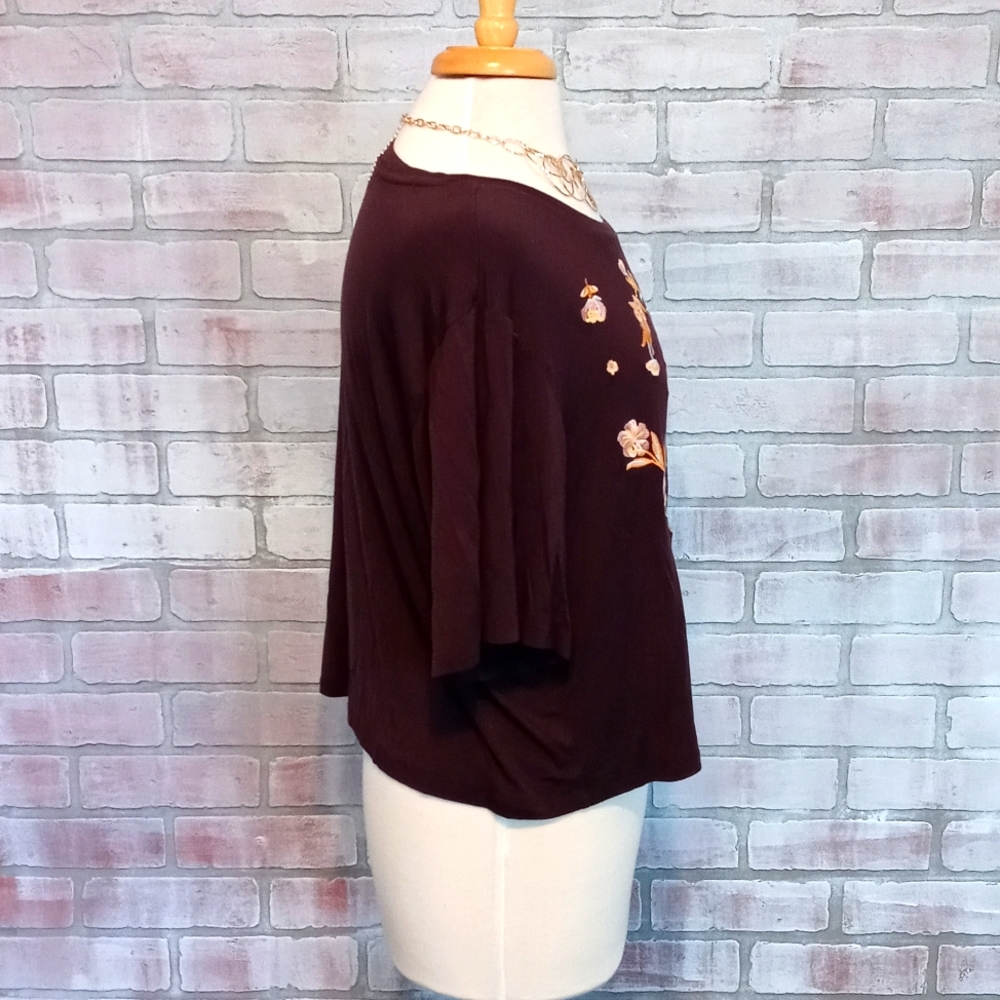 Embroidered Crop | Size XL - Picture 2 of 4